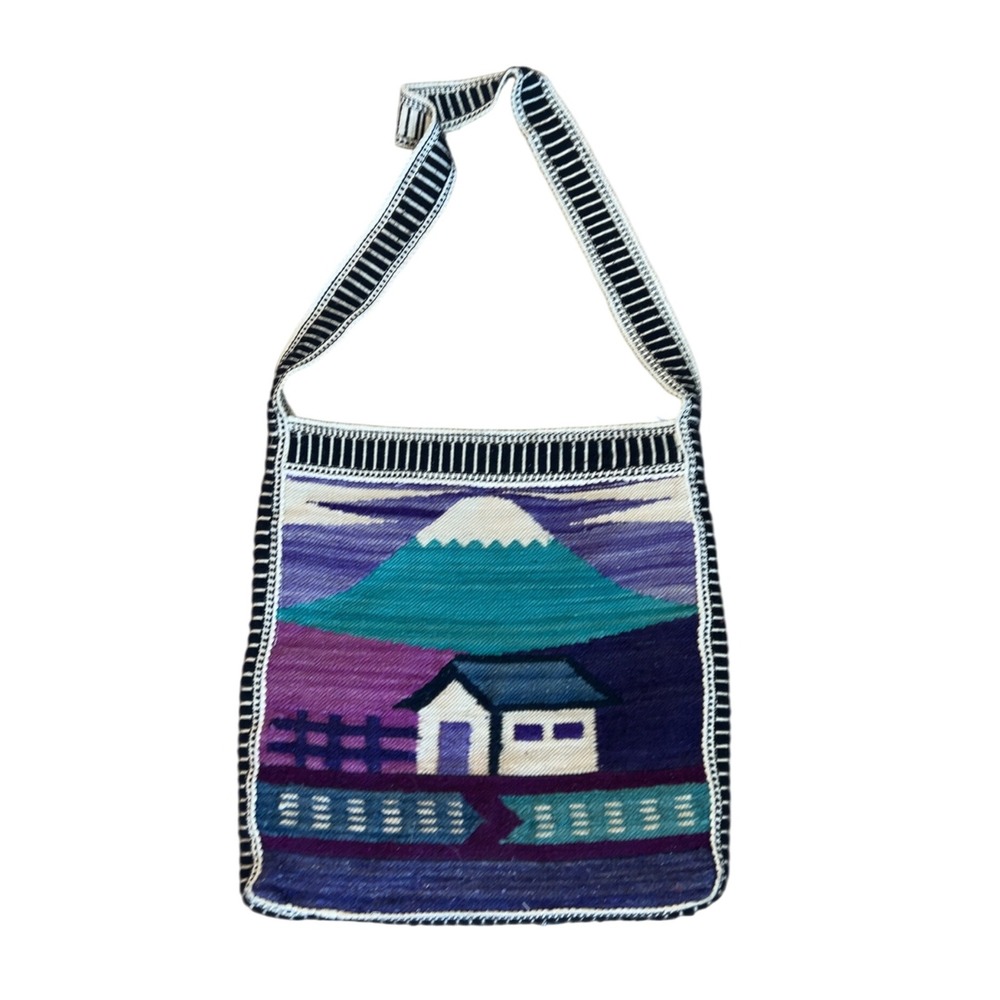 Bohemian Woven Bag South American motif zip closure‎